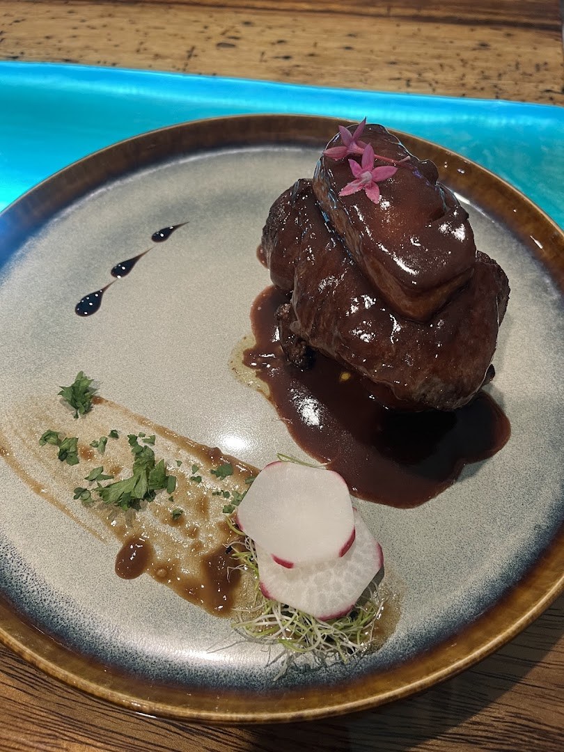 Le Romarin, joue de bœuf braisée sauce au vin rouge