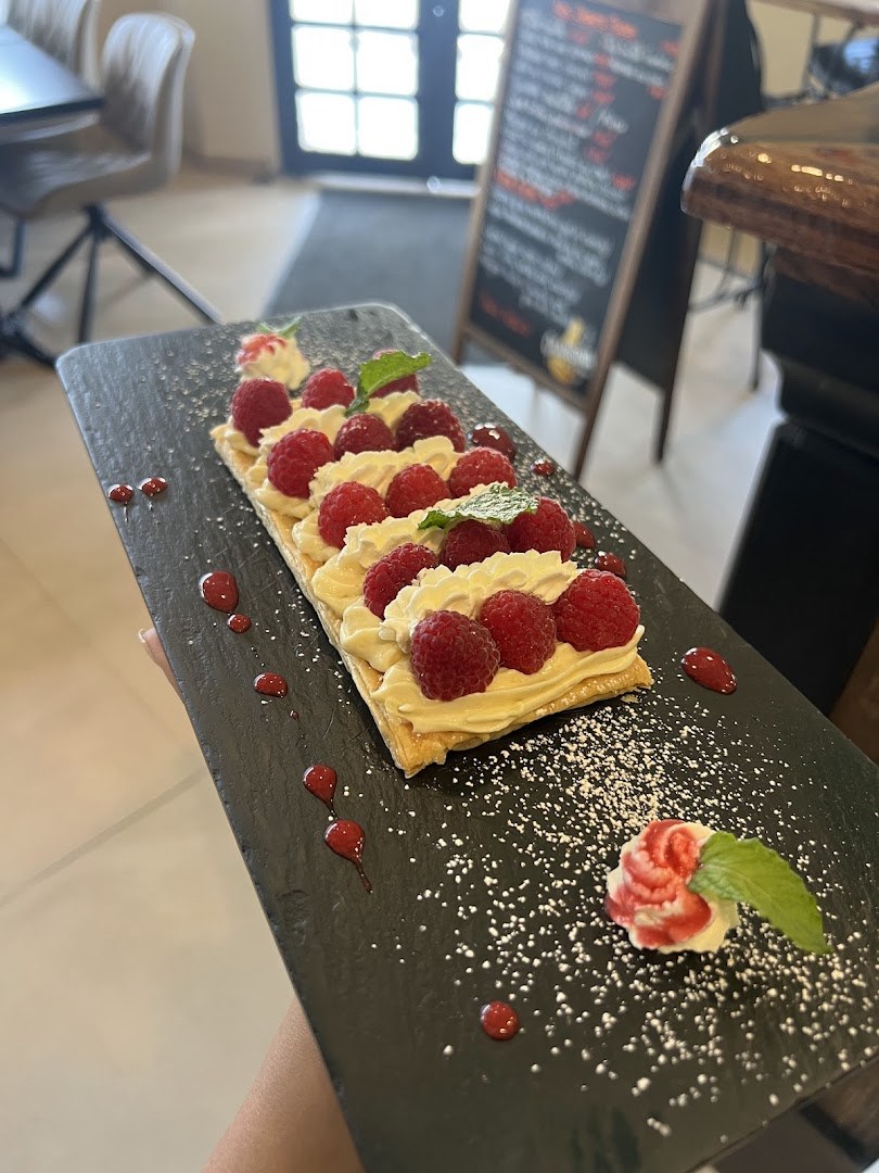 Le Romarin, millefeuille aux framboises et crème vanille